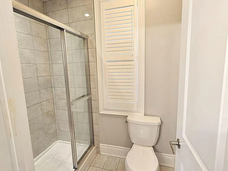 227 Humphrey St — Photo 32