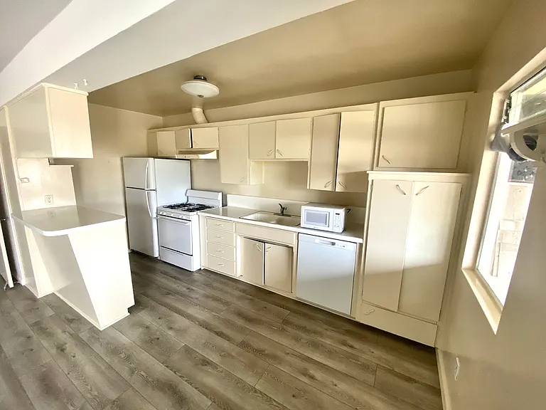 1514 Penmar Ave #C — Photo 5