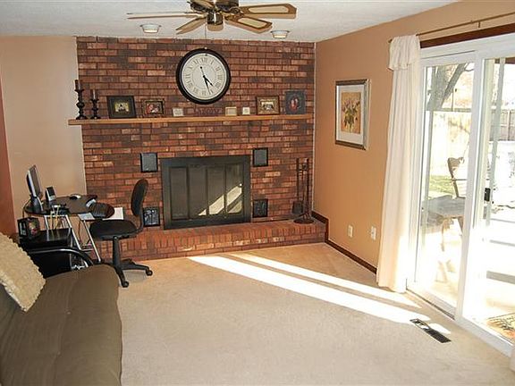 4th image of 74 Waterford Dr