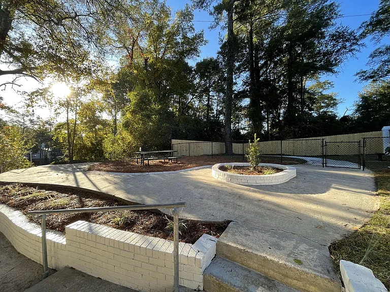 1300 Johnson Ave — Photo 3