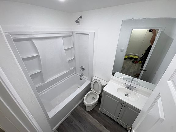 5th image of 741 Olive Ave Suite B