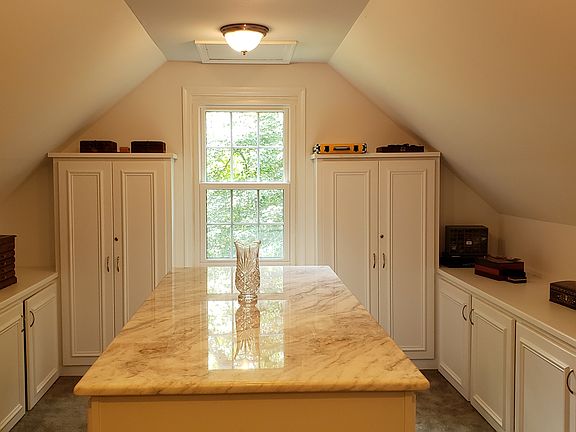 2nd image of 4703 Harmony Pl