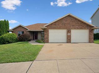 583 Sapphire Cir, Dubuque, IA 52001