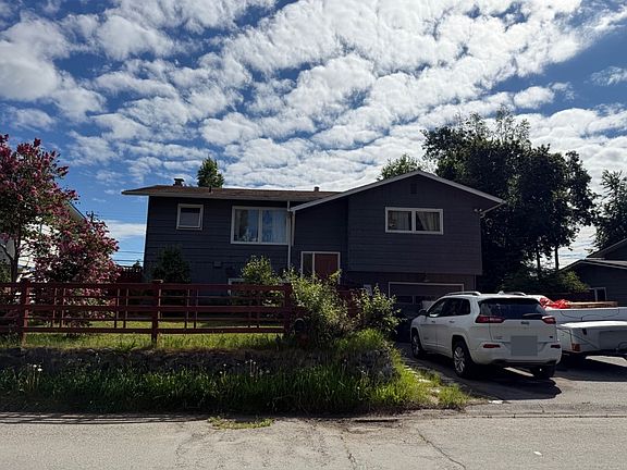 2nd image of 7401 Blackberry St