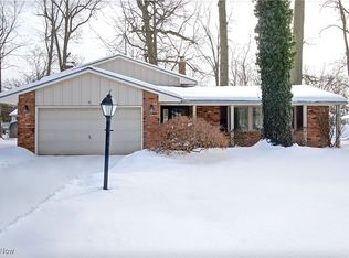 3985 Shelley Dr, North Olmsted, OH