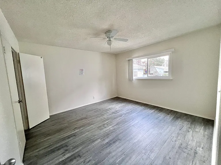 234 W Elm Ave #D — Photo 14