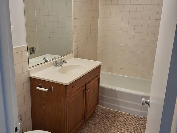 2nd image of 170 Birdseye St #1A2