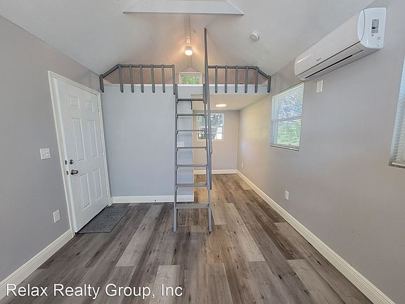 3rd image of 3005 Hawthorne St