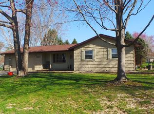 1202 W Frances Dr, Mahomet, IL