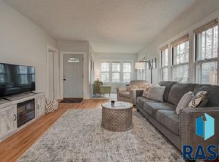 1017 S 2nd Ave, Sioux Falls, SD 57105