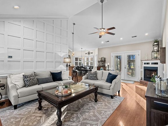 3rd image of 112 Par Away Ct.