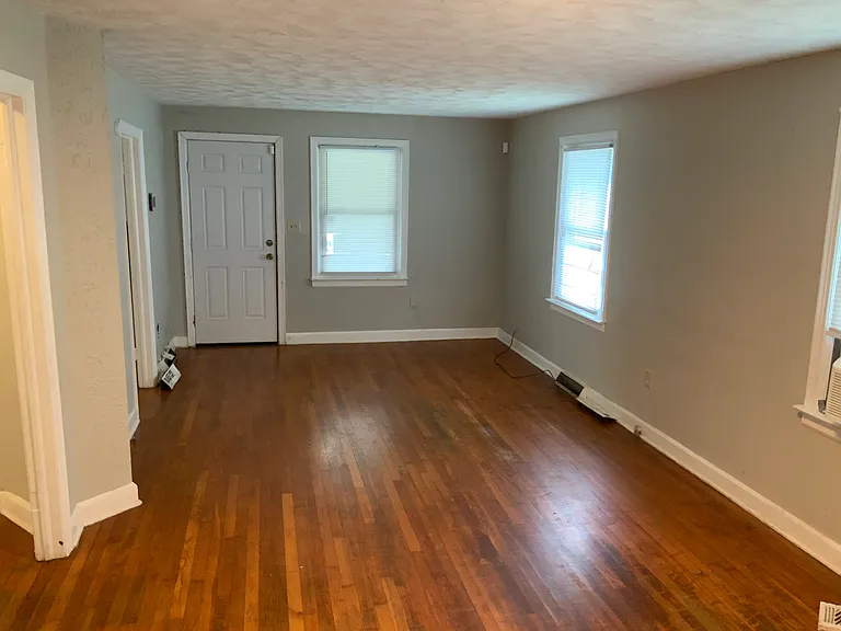 1707 Arlington Rd — Photo 9