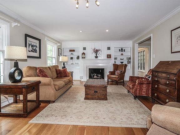 3rd image of 55 Jewett Dr