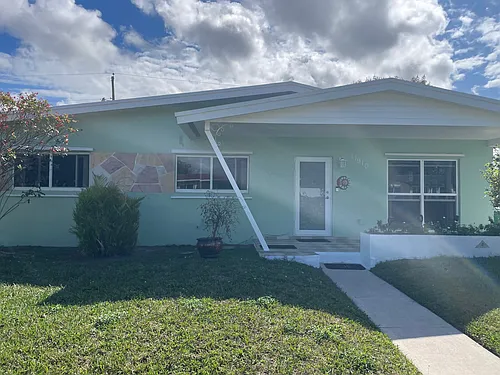 11910 SW 187th Ter Photo 1