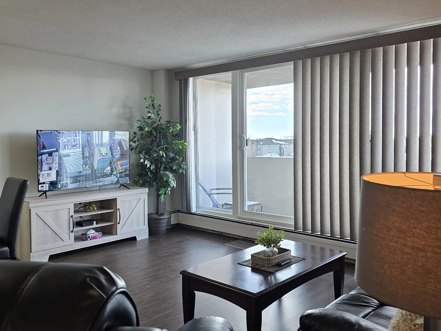 2 bed, 840 sqft, $2,595 — Photo 3