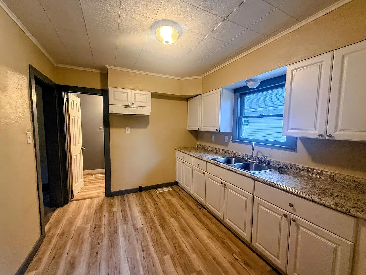 3 Bedroom 1 Bathroom Home Ready to Rent! — Photo 4