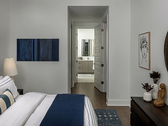Spacious bedrooms with en suite bathrooms