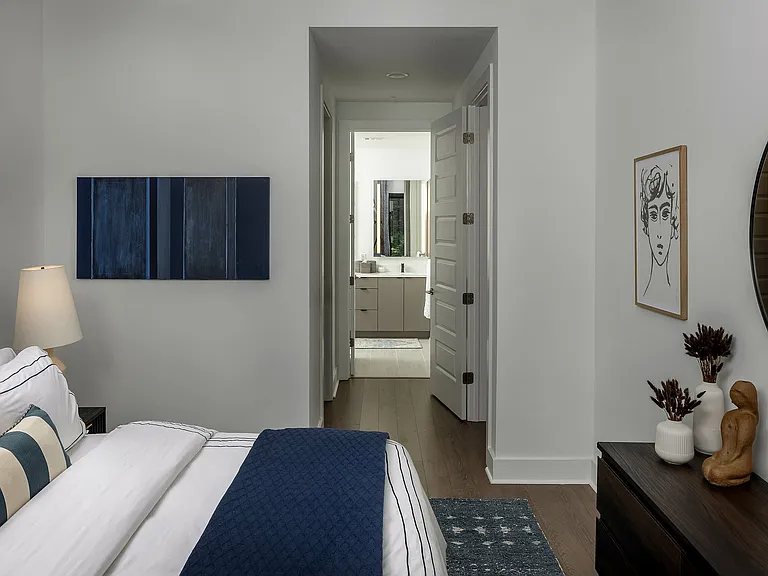 Spacious bedrooms with en suite bathrooms