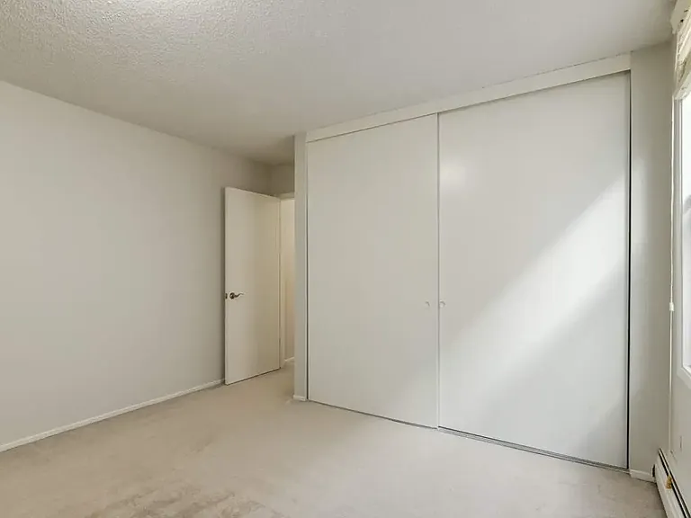2010 Hope St SW #104 — Photo 79