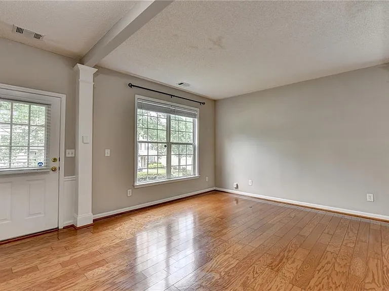 565 Alstonefield Dr — Photo 3