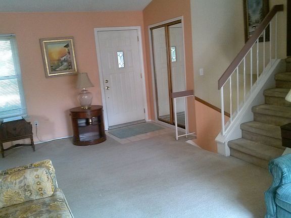5th image of 1427 Hampshire Dr