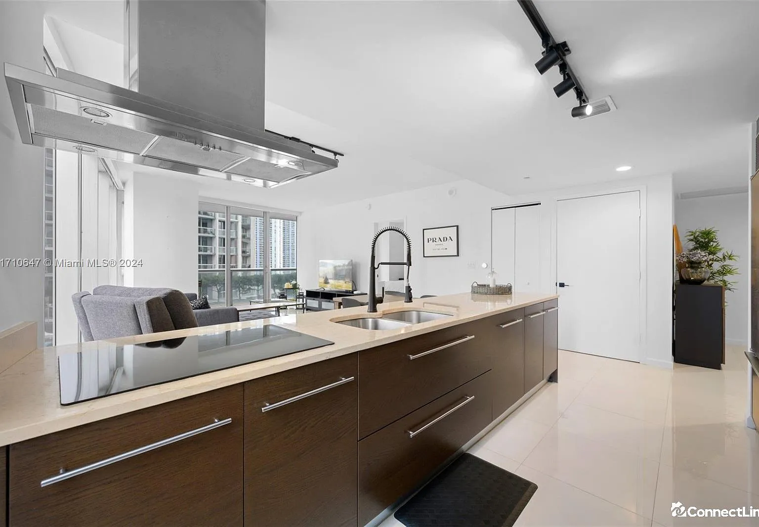 2 bed, 2.0 bath, $5,900 — Photo 2