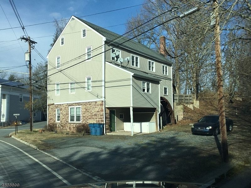 2nd image of 2 Rick Rd