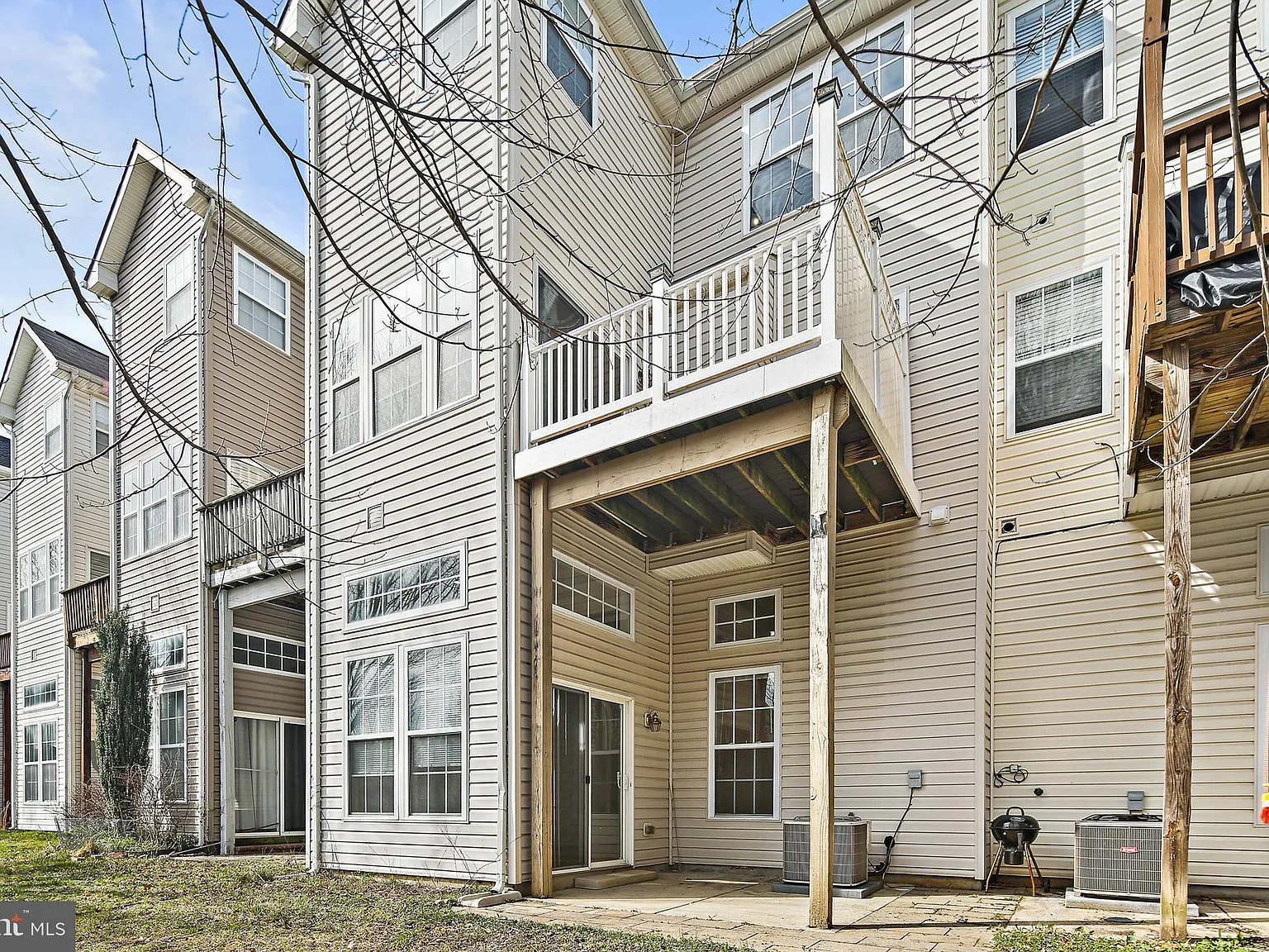3 bed, 2.5 bath, 3147 sqft, $3,500 — Photo 4