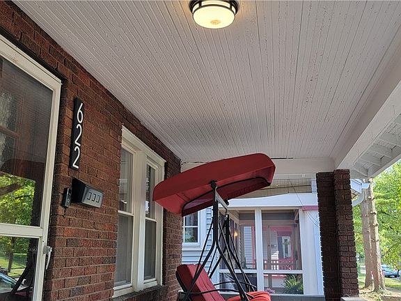 4th image of 622 Grafton Ave