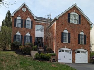25 Sullivan Dr, Basking Ridge, NJ 07920