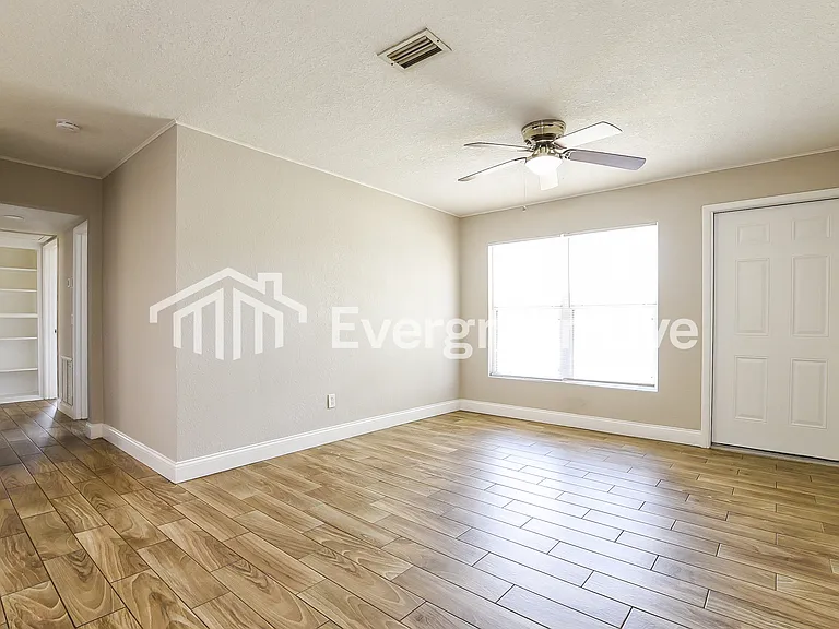 757 East Ave — Photo 4