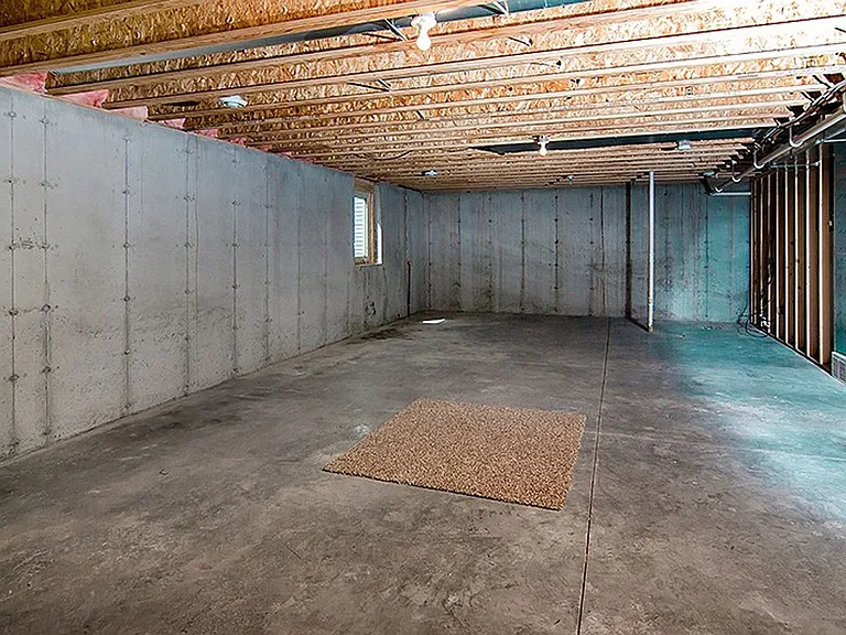 2865 Radius Cir — Photo 16