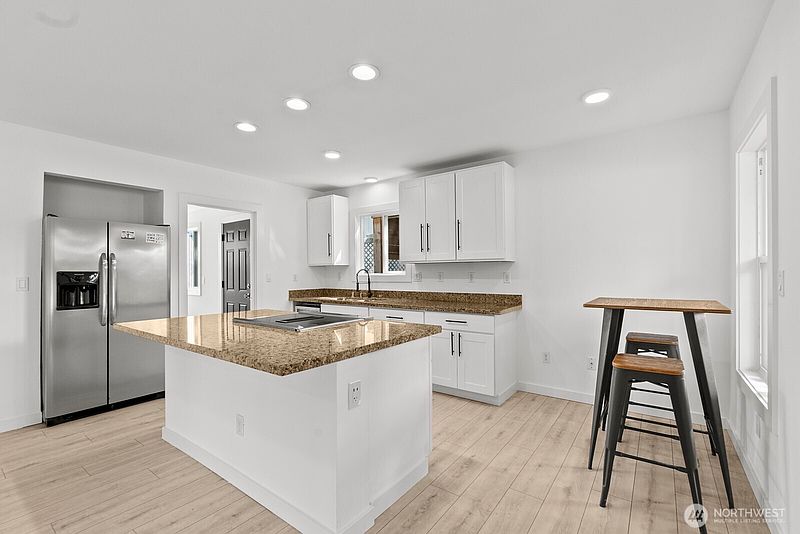 3rd image of 1512 Milton Way