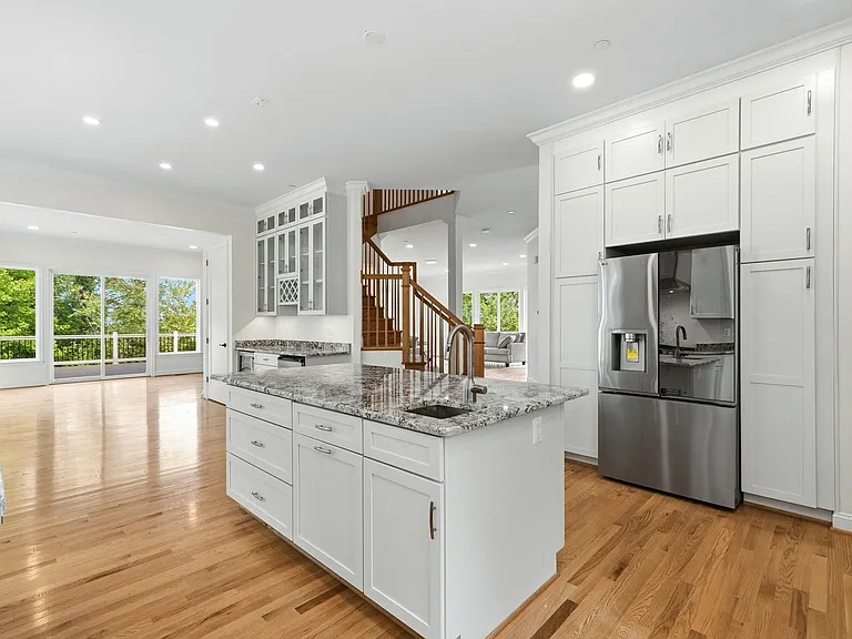 5116 Shore Dr — Photo 43