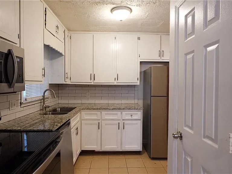 5504 Estates Ct — Photo 5