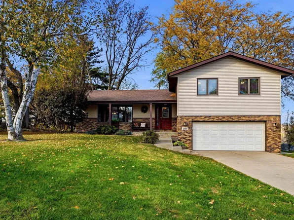 2793 Shetland Ct, Dubuque, IA 52001