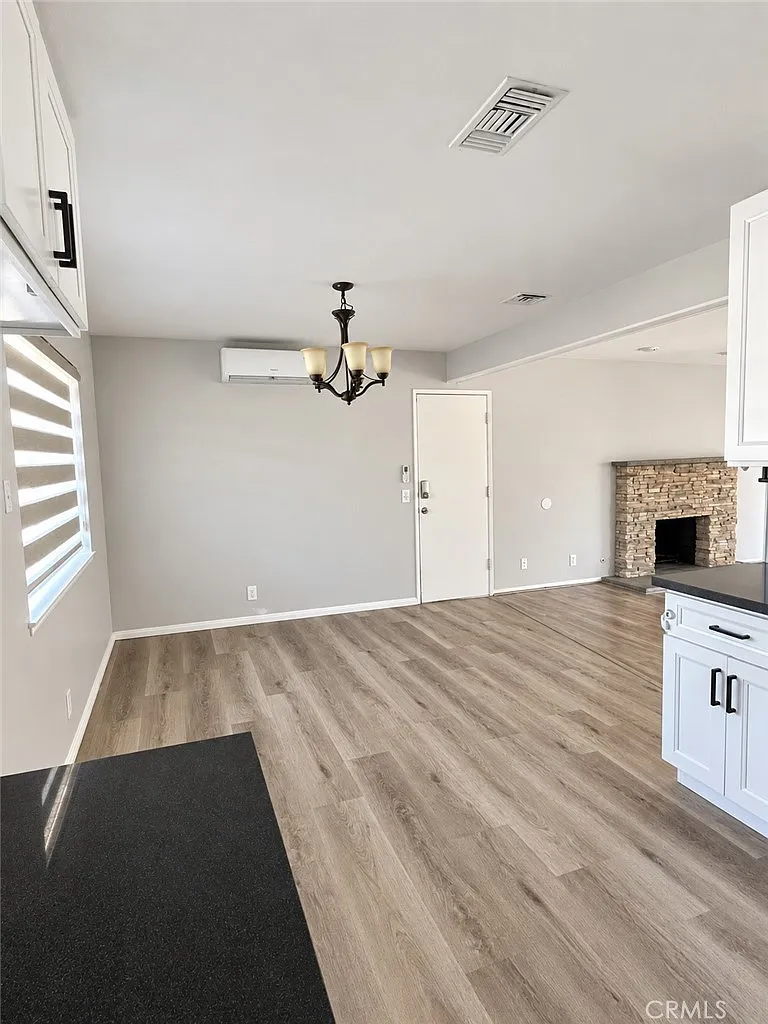 3 bed, 1459 sqft, $3,699 — Photo 3