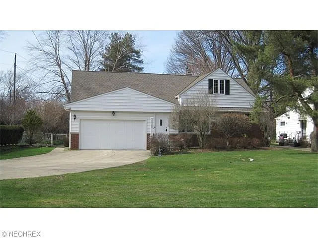 25229 Chardon Rd photo 1