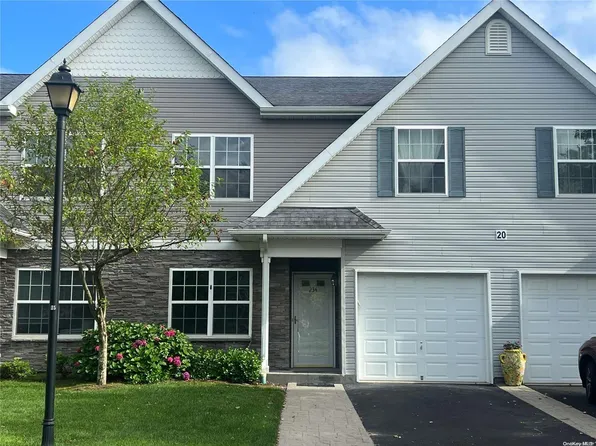 234 Medea Way #234, Central Islip, NY 11722