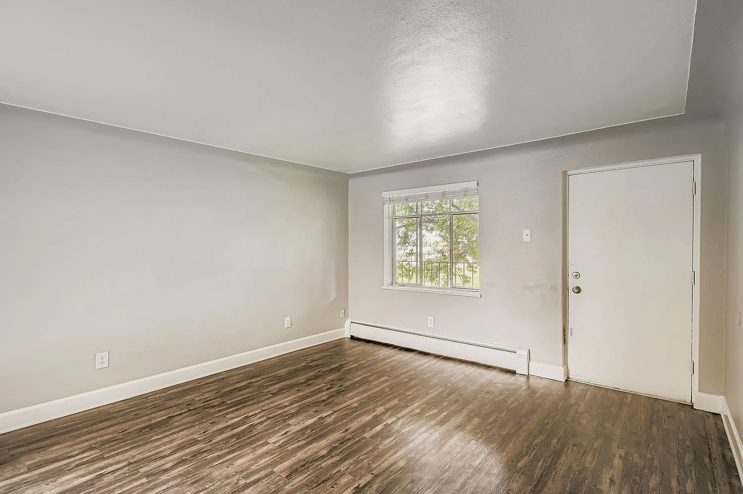 2 bed, 850 sqft, $1,425 — Photo 3