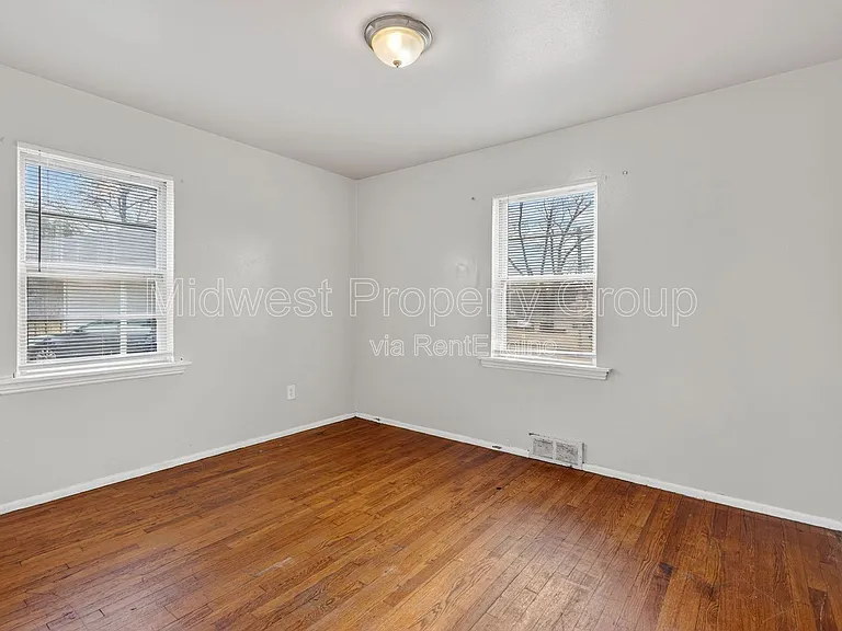 5900 Sheriton Dr — Photo 12
