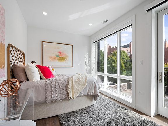 3rd image of 1877 N Halsted St #2C