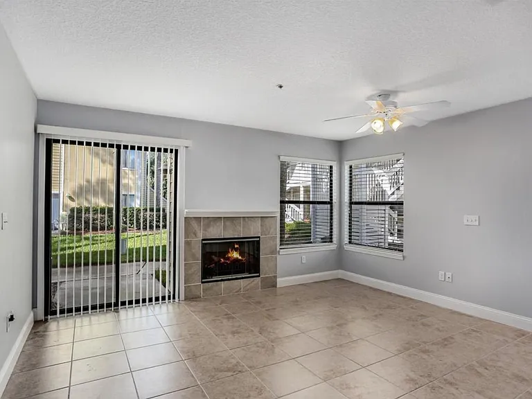 100 Fairway Park Blvd #1304 — Photo 4