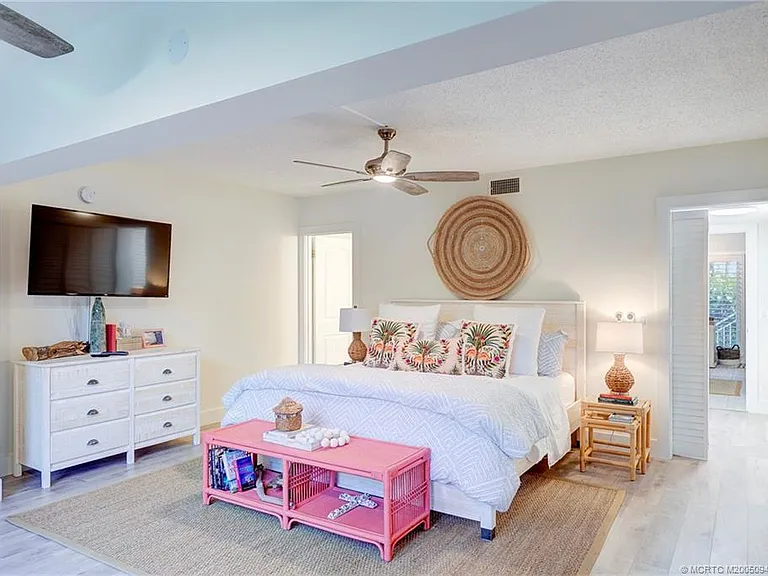 245 NE Macarthur Blvd #11 — Photo 16