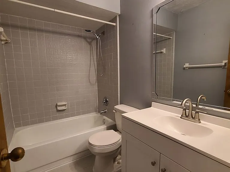 3524 NW 37th Ave — Photo 7