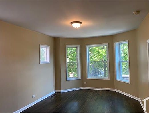 2nd image of 3931 W Van Buren St APT 2