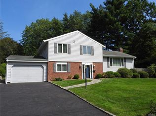 11 Country Ridge Dr, Rye Brook, NY 10573