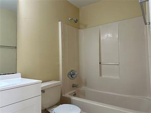 4th image of 3933 Magnolia Lake Ln