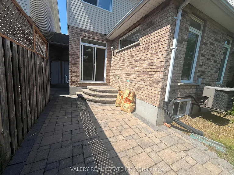 555 Grasslands Ct — Photo 34