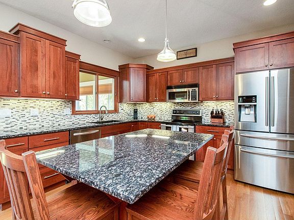 2nd image of 1914 SW Tanglewood Ct